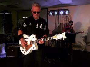 Kenny-guitar